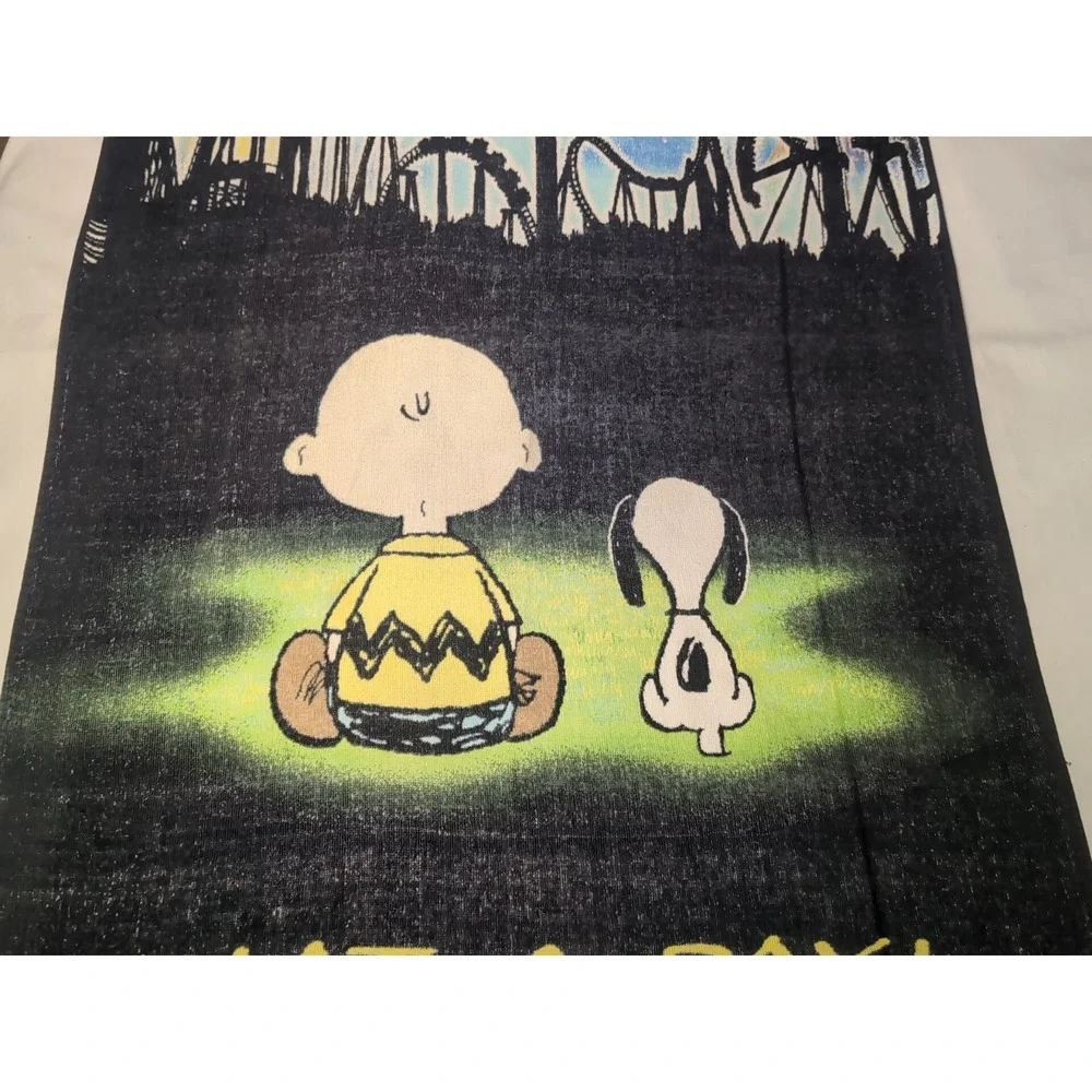 2010 Peanuts Snoopy Charlie Brown Carowinds NC SC Towel Beach Bath Pool 56